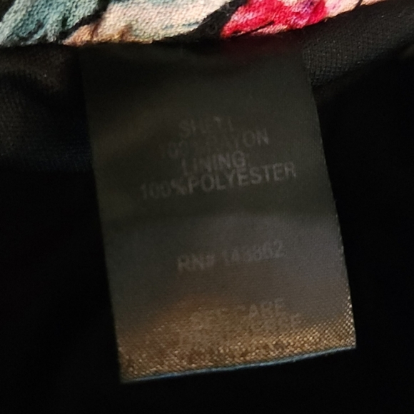 1Torrid Black Floral High-Rise Short with pockets size 3 - Picture 9 of 10